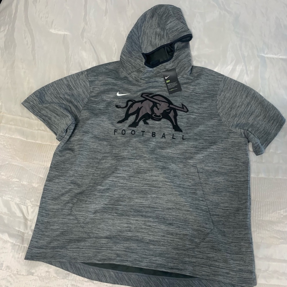 Nike Utah State Aggies sideline hooded pullover.